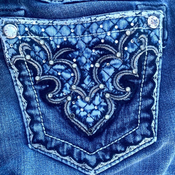 Gorgeous Hard To Find Miss Me Jeans - Picture 8 of 8